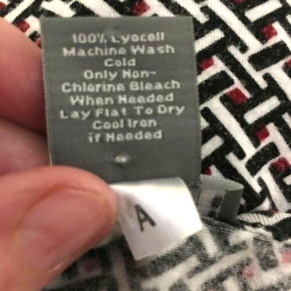 Ann Taylor Top Empire Waist Hi/Lo Hem Black/White/Red Geometric Print Size S - Picture 6 of 6